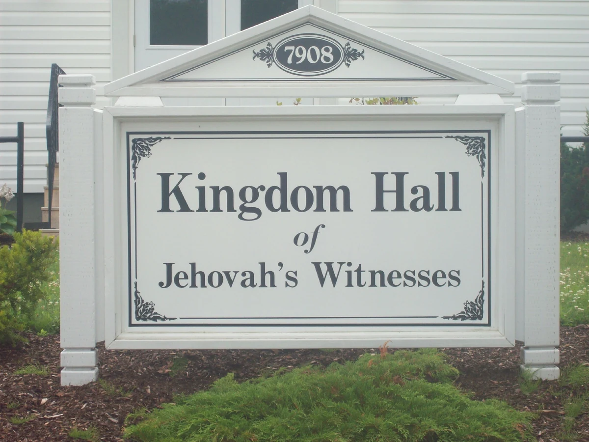 Jehovah's Witness cremation: beliefs, funerals & etiquette