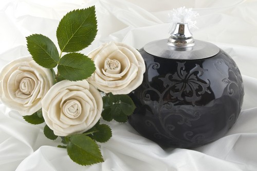 17 Cheap [But Beautiful] Adult Cremation Urns Under $100