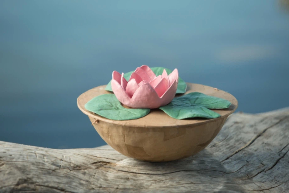 A biodegradable urn